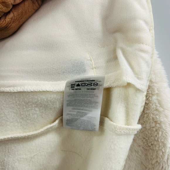 Columbia  Women’s Plush Fleece Jacket, Size XS, Cream - Picture 11 of 11